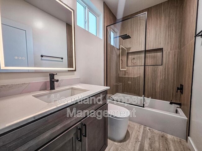 Photo - 3350 Lockwood Dr Unidad #01