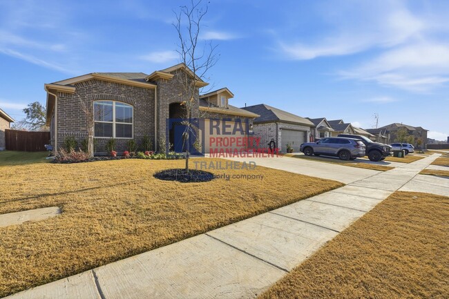 Photo - Spacious 4 Bedroom Home with Functional Layout