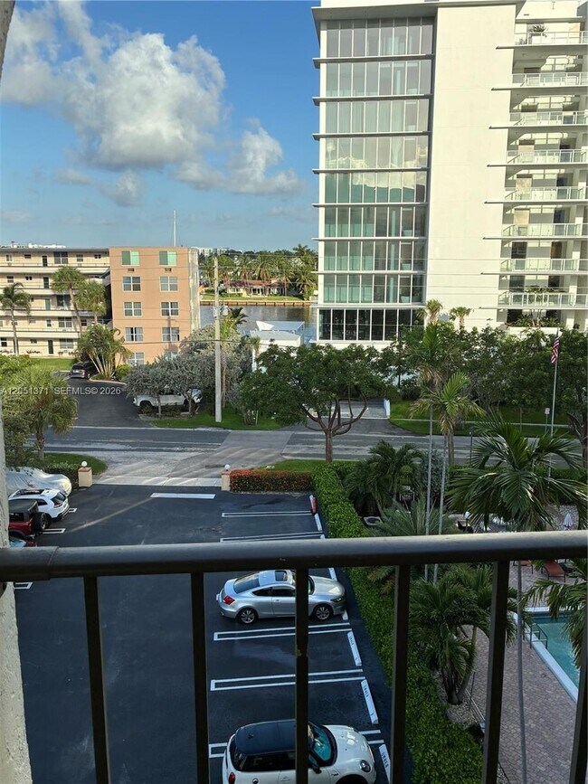 Photo - 400 N Riverside Dr Unit 501