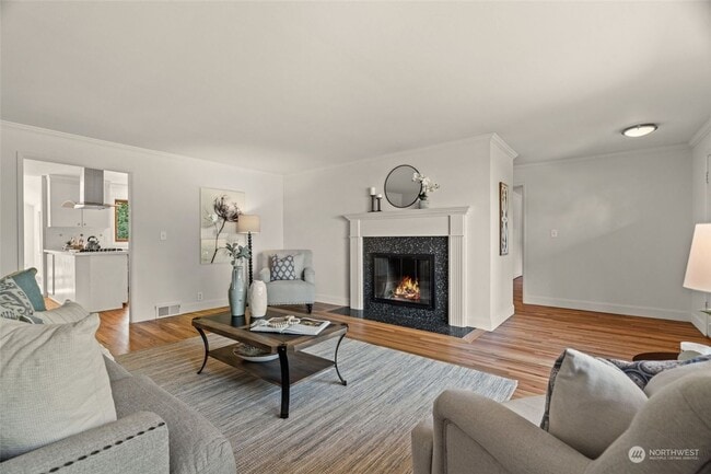Photo - Spacious rambler-style 4 bed 2 bath house in Edmonds