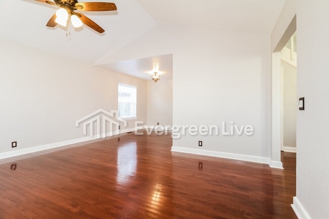 Photo - 2020 Sunflower St