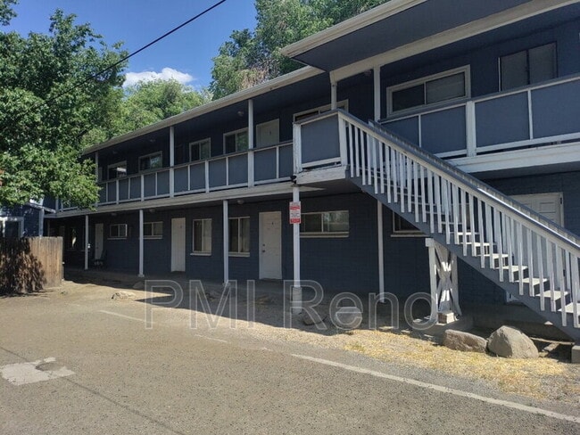 Building Photo - 821 Spokane St Unit 4