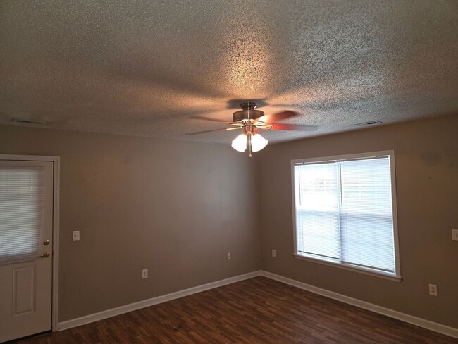 Photo - 2 Bedroom, 1 bath apartment  downstairs un...