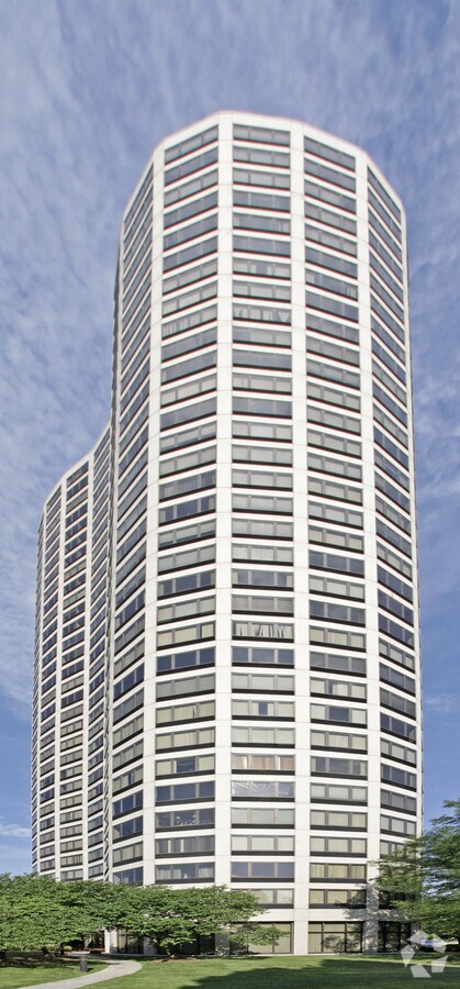 Photo - 5000 Town Center Dr