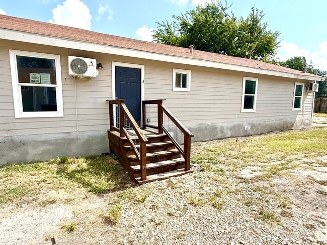 Building Photo - 2706 Observation Dr Unit 3
