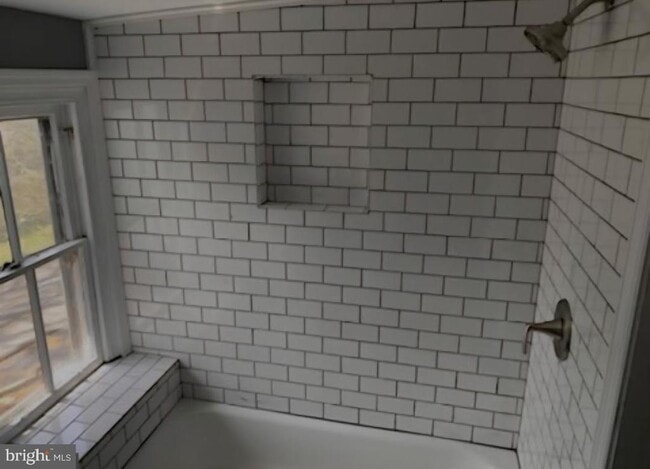 Photo - 365 N Evans St