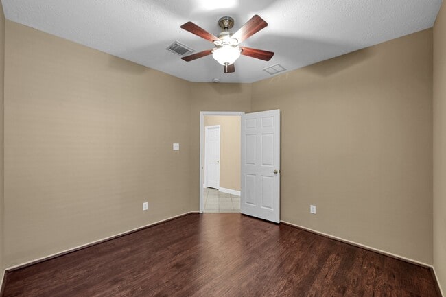 Building Photo - 952 Crannog Way