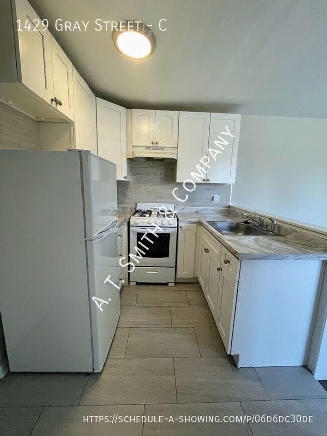 Photo - 1429 Gray St Unidad C