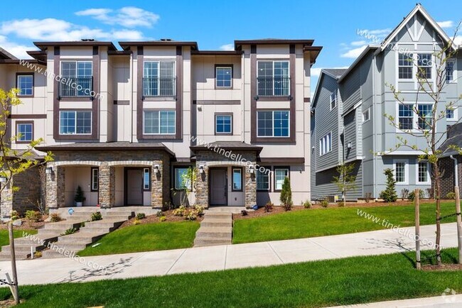 Building Photo - 3 Bedroom 2.5 Bathroom Stunner with Covere... Rental
