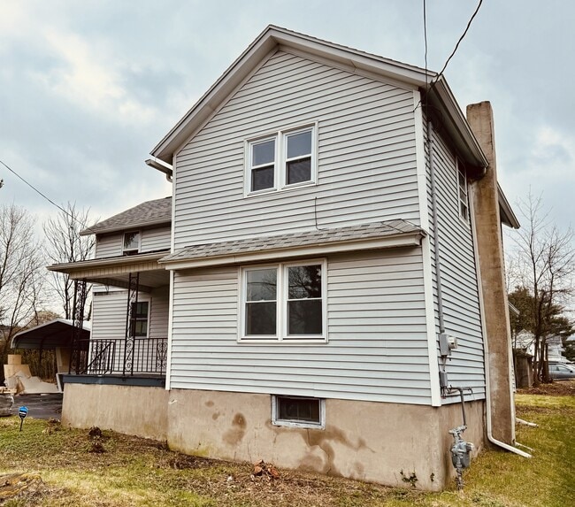 Building Photo - 3269 Cedar Ave Rental
