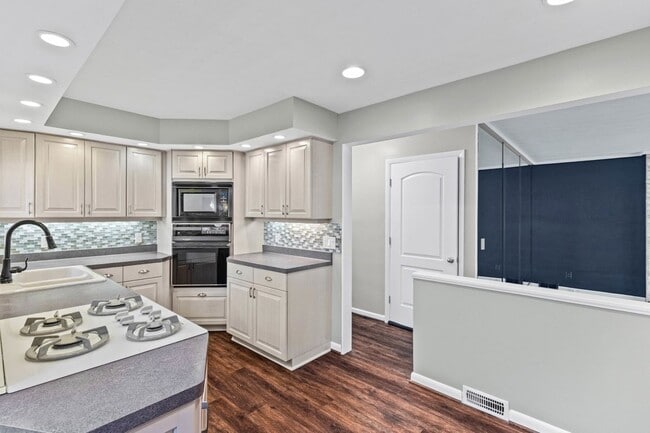 Photo - 130 Brooklawn Dr