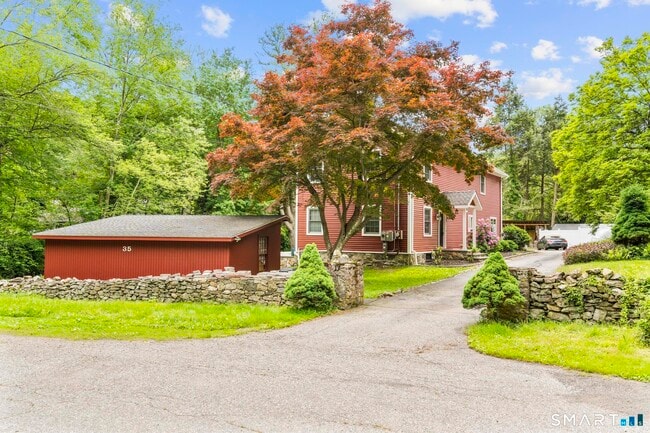 35 Armstrong Rd