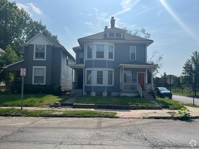 Building Photo - 544 S Champion Ave Rental