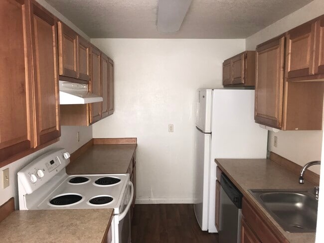 Building Photo - 3309 Oregon Dr Unit A Rental