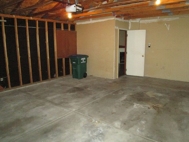 Photo - Next to Capital Beach Lake with free internet & cable tv