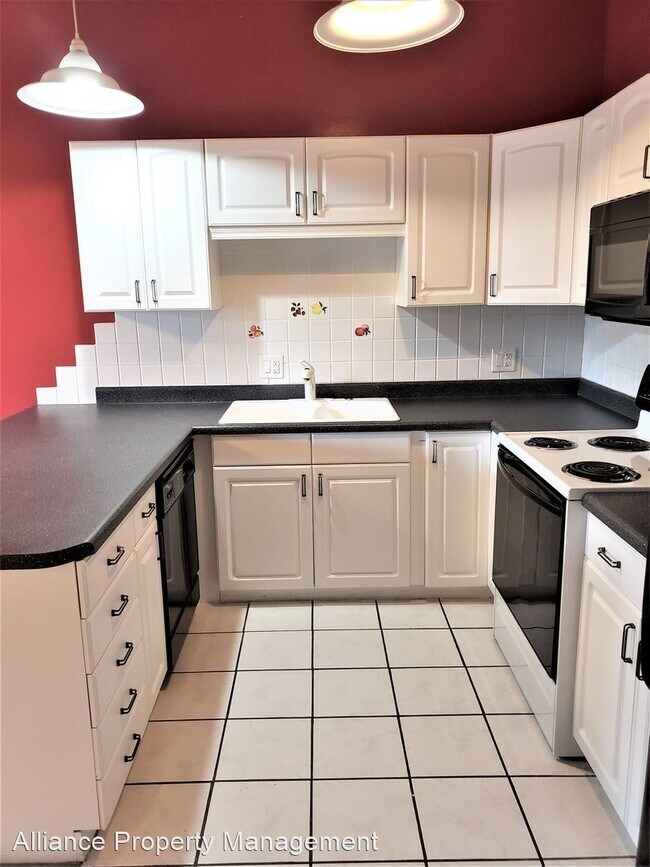 Photo - 2 br, 1 bath House - 1346 Millcreek Dr. #4