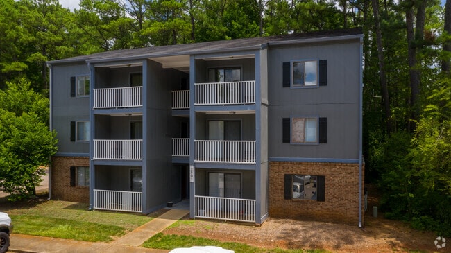 Pine Knoll Apartments
