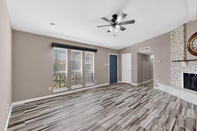 Photo - 5613 Powers St