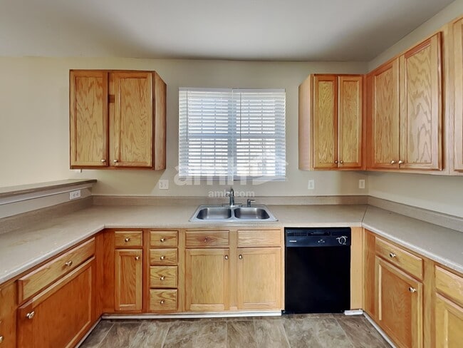 Photo - 9740 Lakemoore Cv