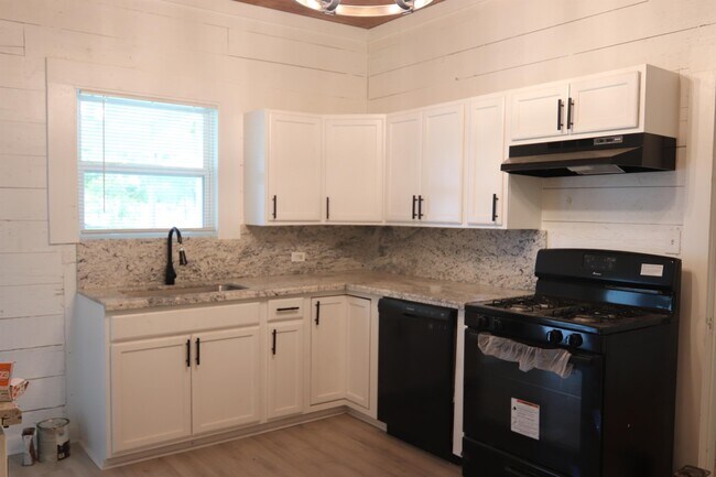 Photo - 170 S 4th St