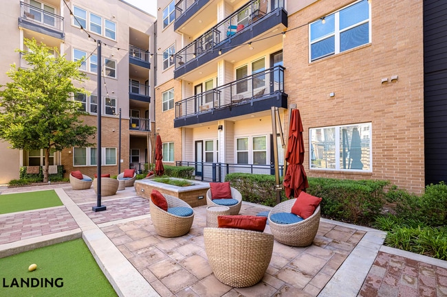 Building Photo - 6107 E Riverside Dr