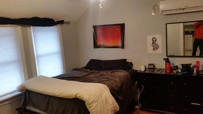 Building Photo - 117 N Lucas St