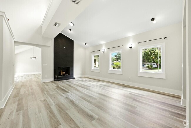 Building Photo - 5432 Grove Ave Rental
