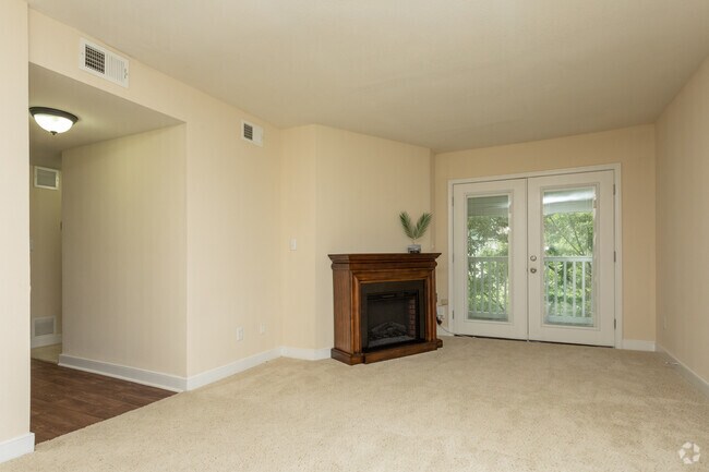 1BR, 1BA - 735 SF