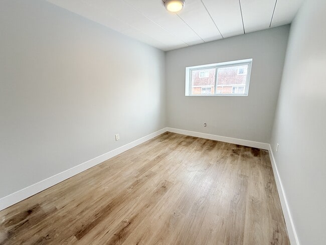 Photo - 301 Indian Rd S Unité 7