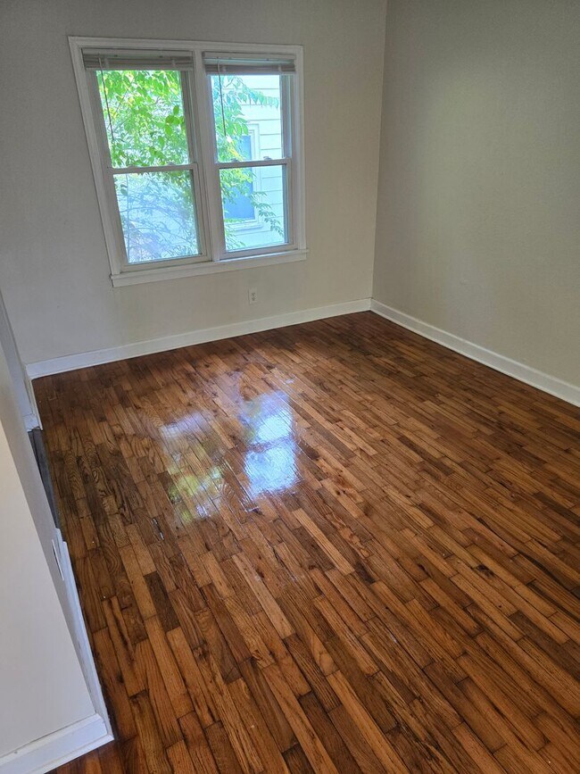 Photo - 3 bed/2 bath single- family home