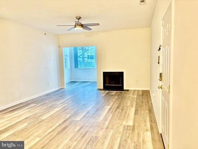 Photo - 606 Moonglow Rd Unit 103