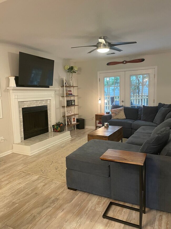 Photo - Home in The Center Lake Community Mount Pl...