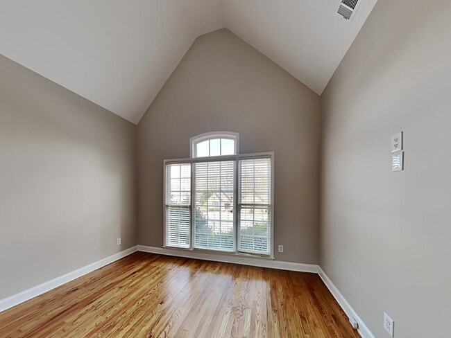 Photo - 1350 Lamont Cir