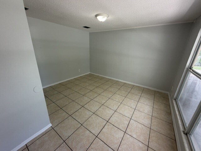 3850 University Club Blvd