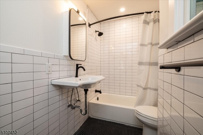 Photo - 157 Forest St Unit 1