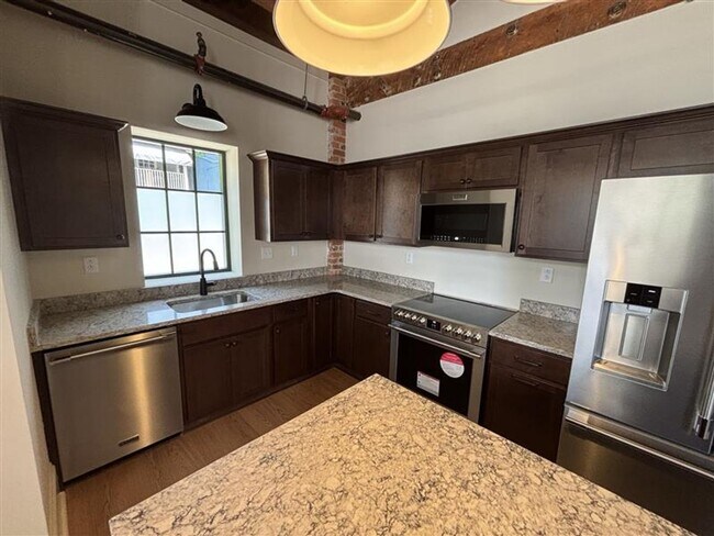 Photo - Flag Factory #10L Unit Flag Factory- 10L