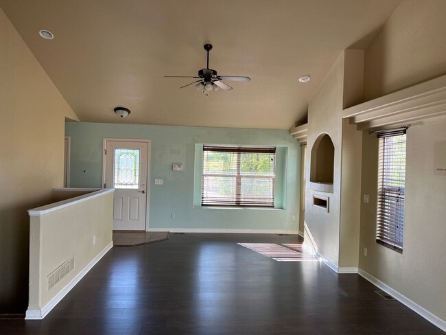 Photo - 501 Desmet Dr