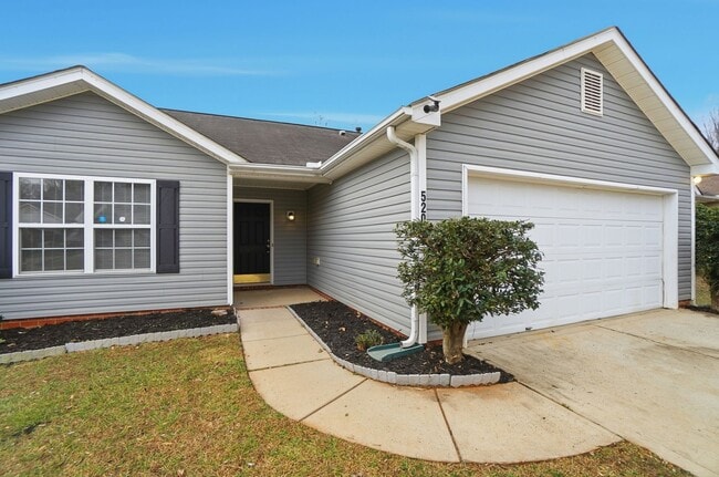 Photo - 3 bedroom single family home!