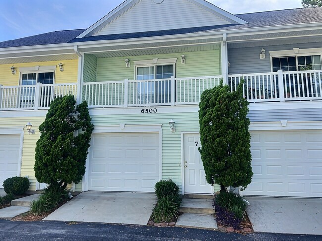 Building Photo - 6500 Colonial Dr Unit 7