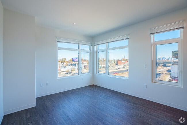 2BR, 2BA - 744SF - Living Room