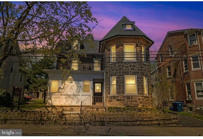 Photo - 75 W Ashland St