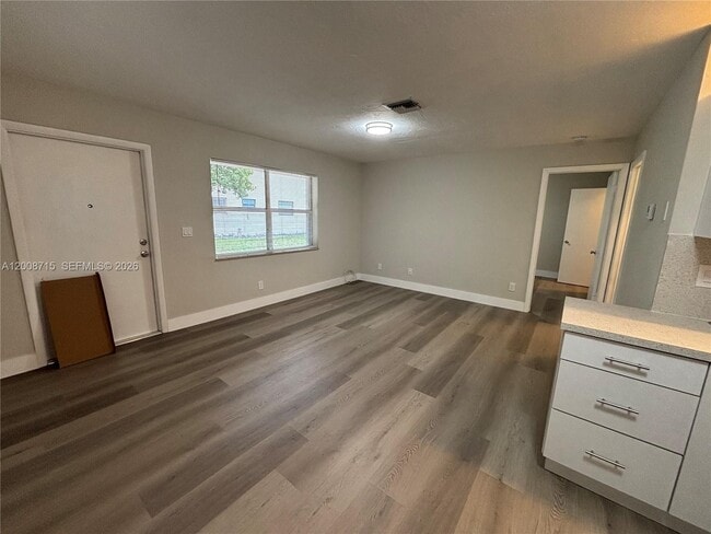 Photo - 1011 SW 8th St Unit D