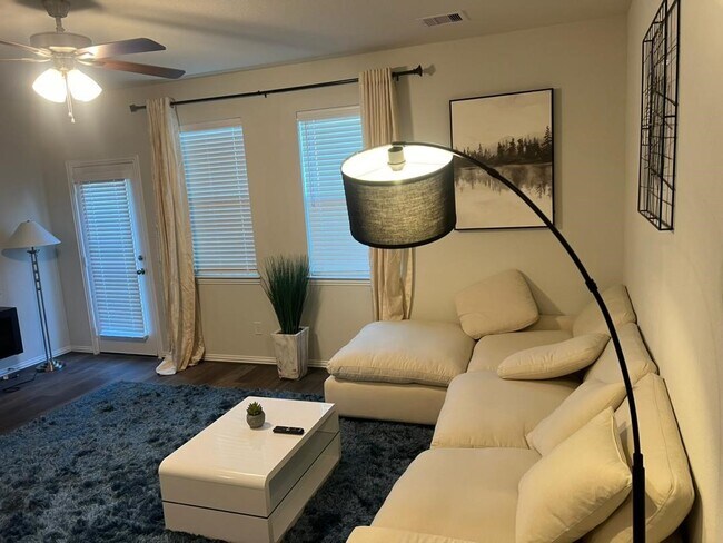 Photo - 27918 Western Crk Ct