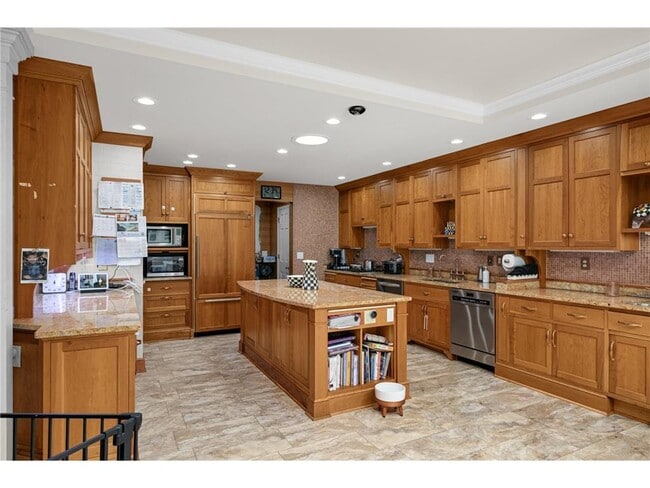 Photo - 2837 Glenhurst Ave