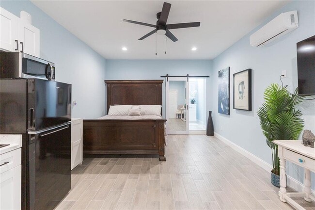 Photo - 4906 Riverhills Dr