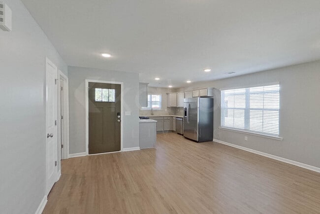 Photo - 133 Denise Dr