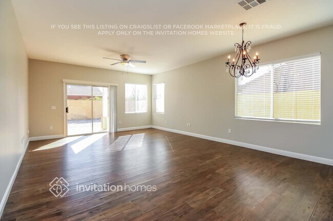 Photo - 686 E Colt Ct