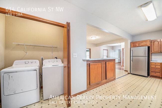 Photo - 614 California St NW