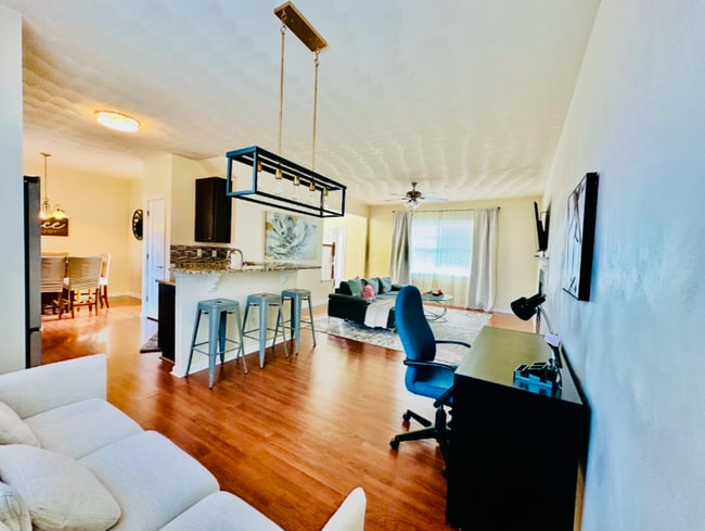 Photo - 1084 Johnstons Rd