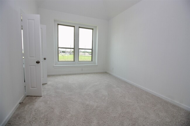 Photo - 6527 Scarlet Pond Ln